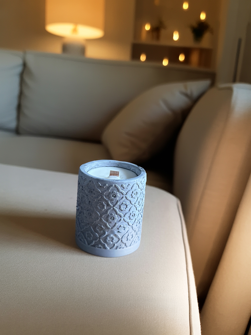 Luxury grey Ceramic Candle with Wooden Wick – Strong Scent & Crackling Burn