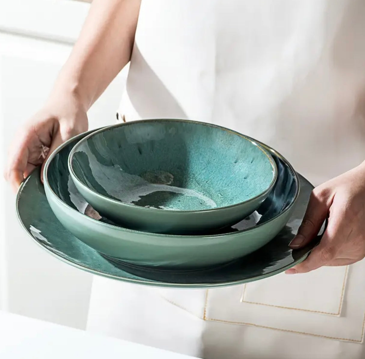 Green 16-Piece Stoneware Dinner Set – Stylish Modern Dinnerware for 4