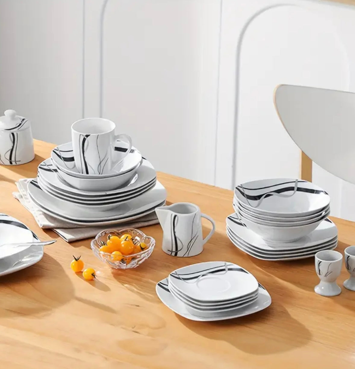 Premium 100-Piece Elegant Porcelain Dinnerware Set - Exceptional Quality & Value for Every Occasion