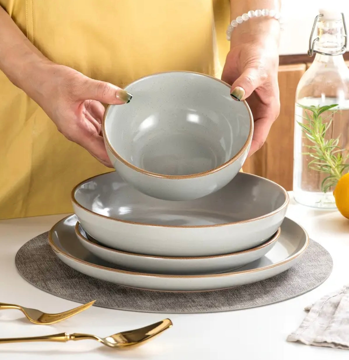 Elegant Grey 16-Piece Dinnerware Set - Premium Ceramic Plates and Bowls