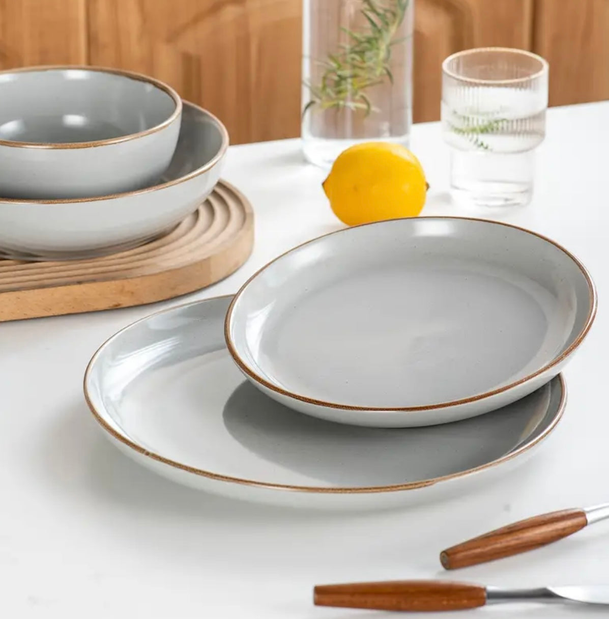 Elegant Grey 16-Piece Dinnerware Set - Premium Ceramic Plates and Bowls