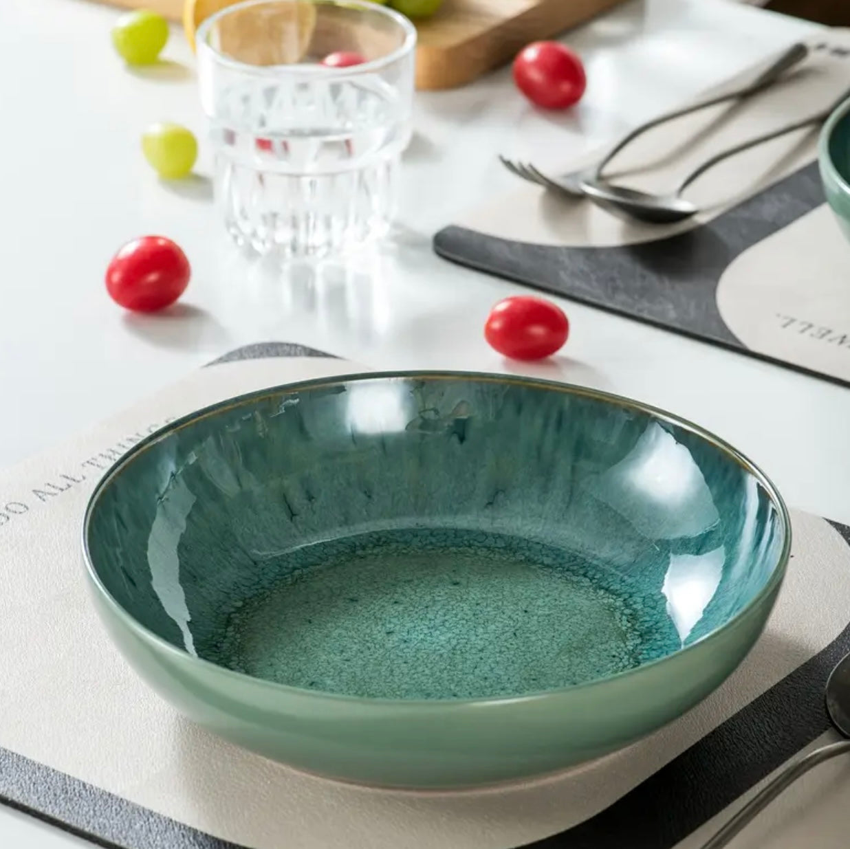 Green 16-Piece Stoneware Dinner Set – Stylish Modern Dinnerware for 4