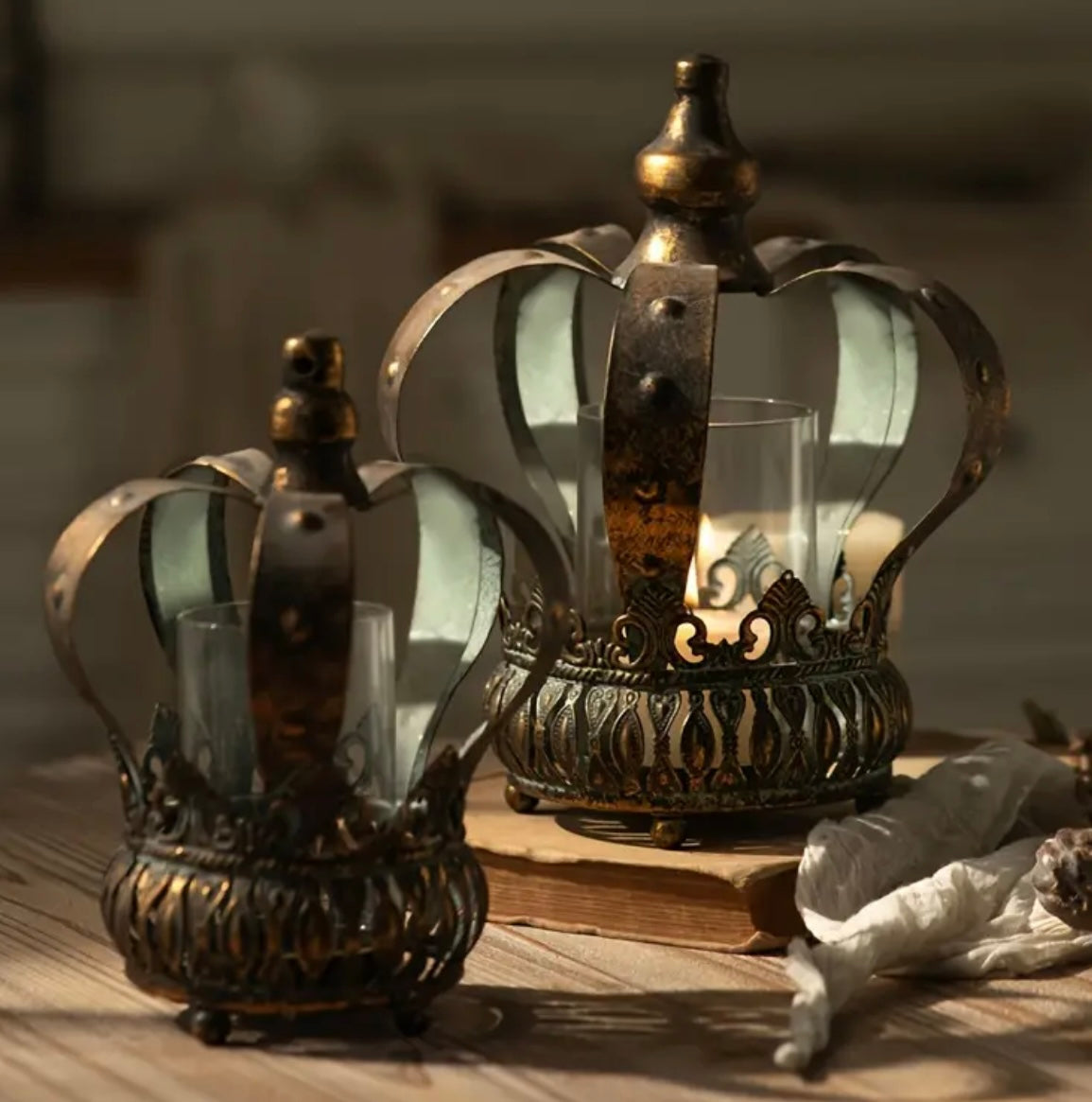 Vintage iron crown candle holder