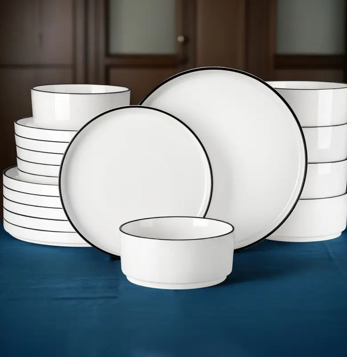 18 - Piece Stoneware Dinnerware Set – Modern Round Plates & Bowls | Dishwasher & Microwave Safe Tableware