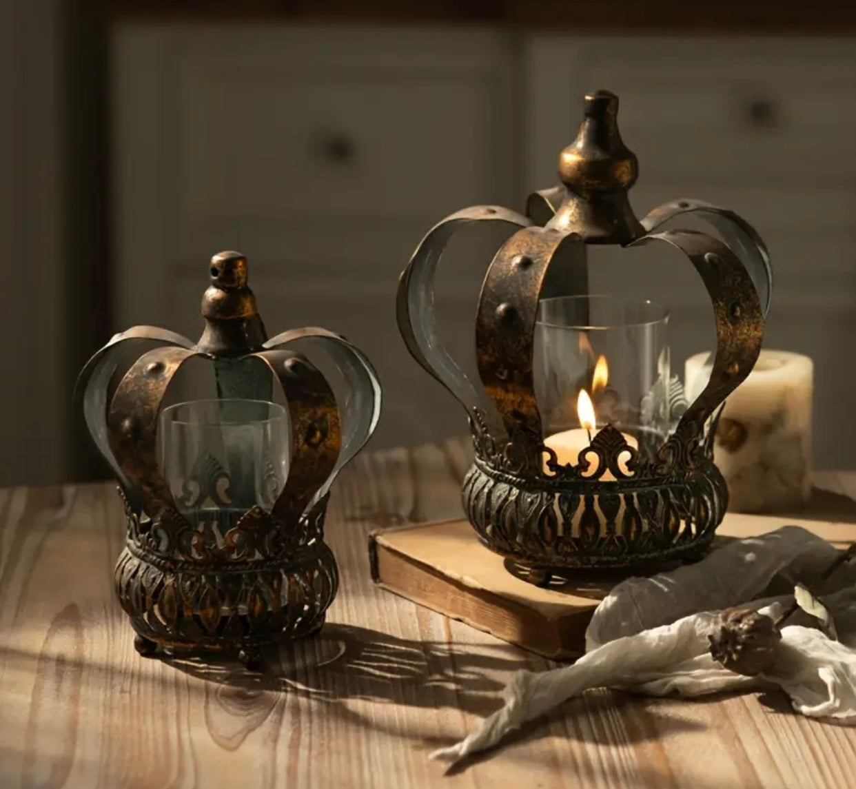 Vintage iron crown candle holder