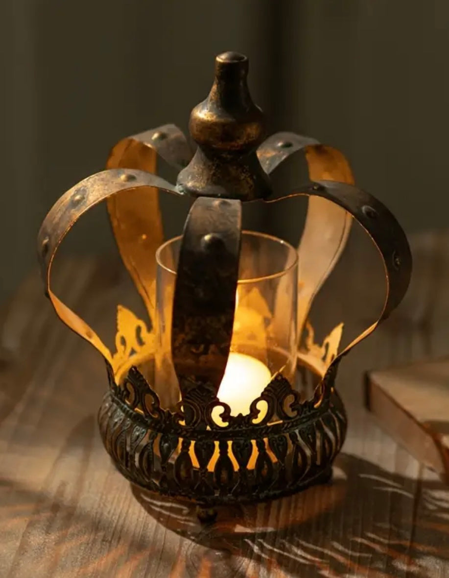 Vintage iron crown candle holder