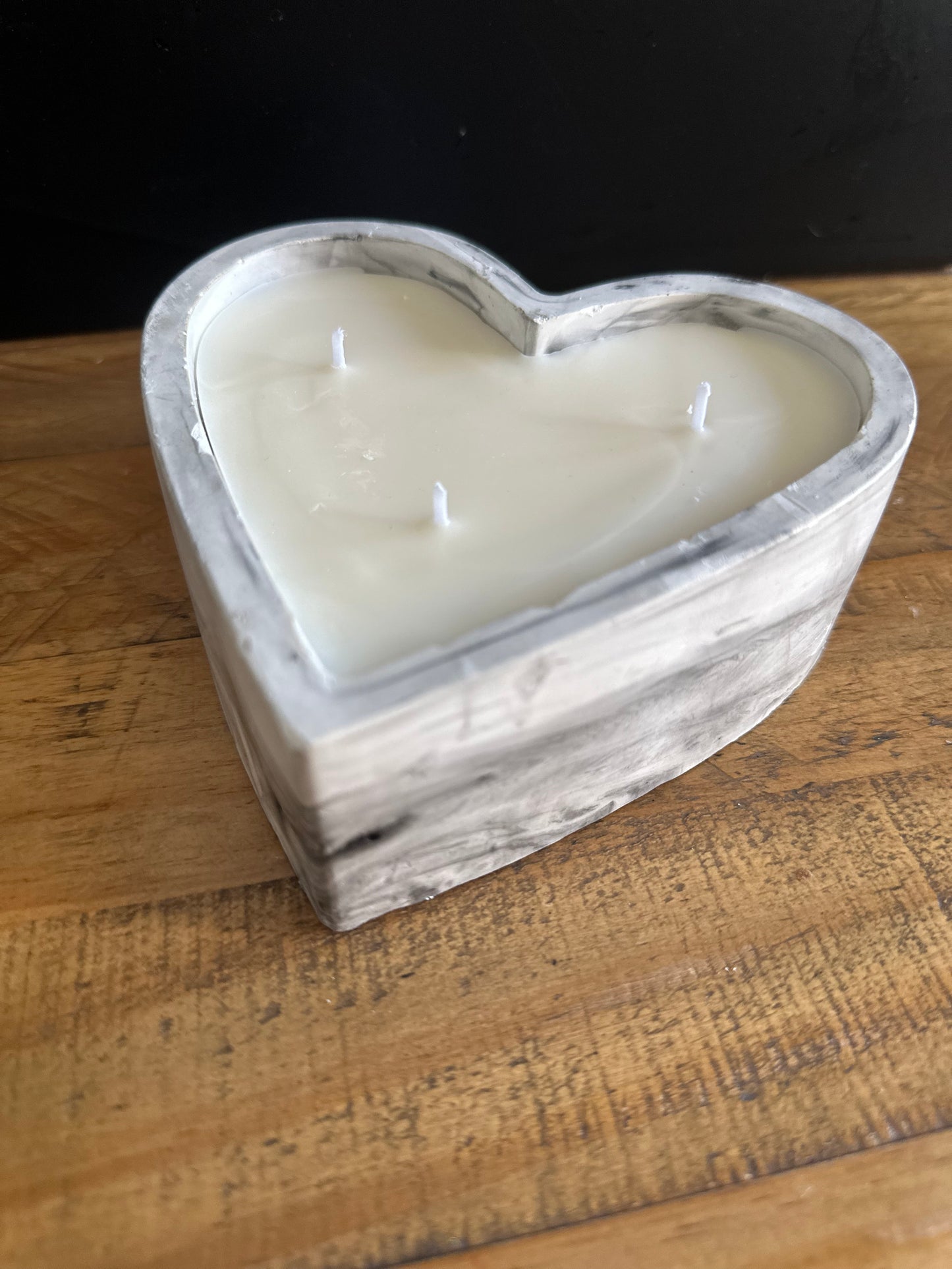 . Heart Shaped Ceramic Candle – Maximum Fragrance, Elegant Design