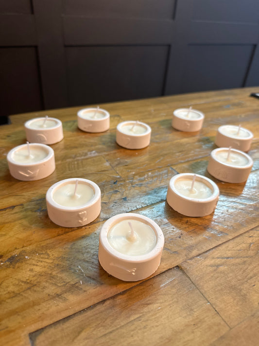 Pack of 10 strong scented luxury tea light candles