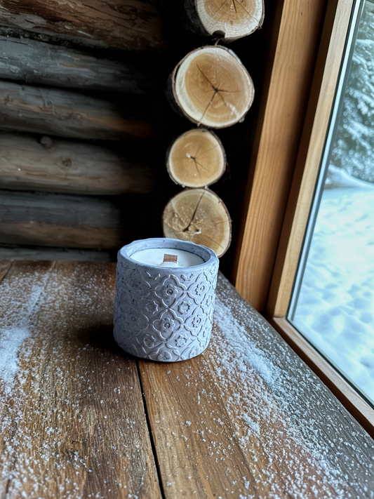 Luxury grey Ceramic Candle with Wooden Wick – Strong Scent & Crackling Burn